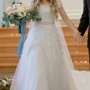 Size 0 A-Line White Wedding Dress